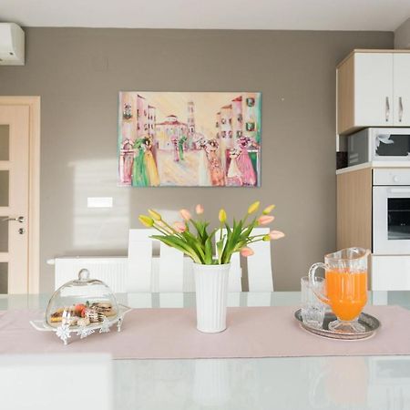 Turta Apartment ซาดาร์ ภายนอก รูปภาพ