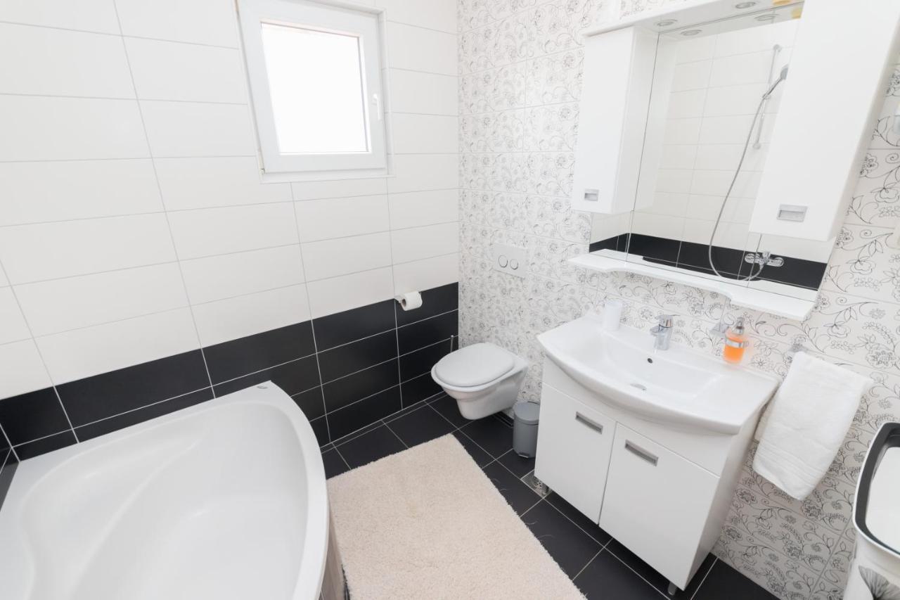 Turta Apartment ซาดาร์ ภายนอก รูปภาพ
